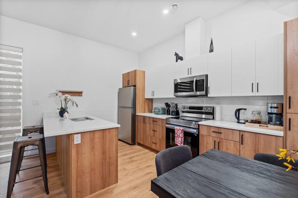 microwave, oven, kitchen