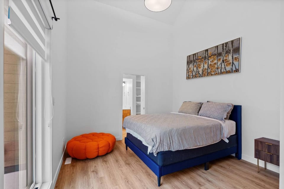 Bed, Decorative detail, Bedroom