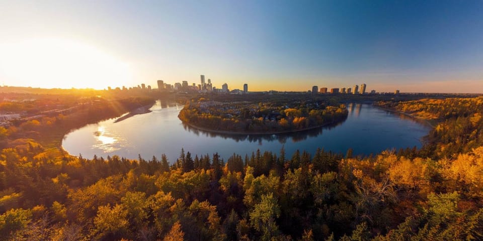 Luxurious Large 3 Bedroom Loft Saskatchewan Drive Apartment in Edmonton