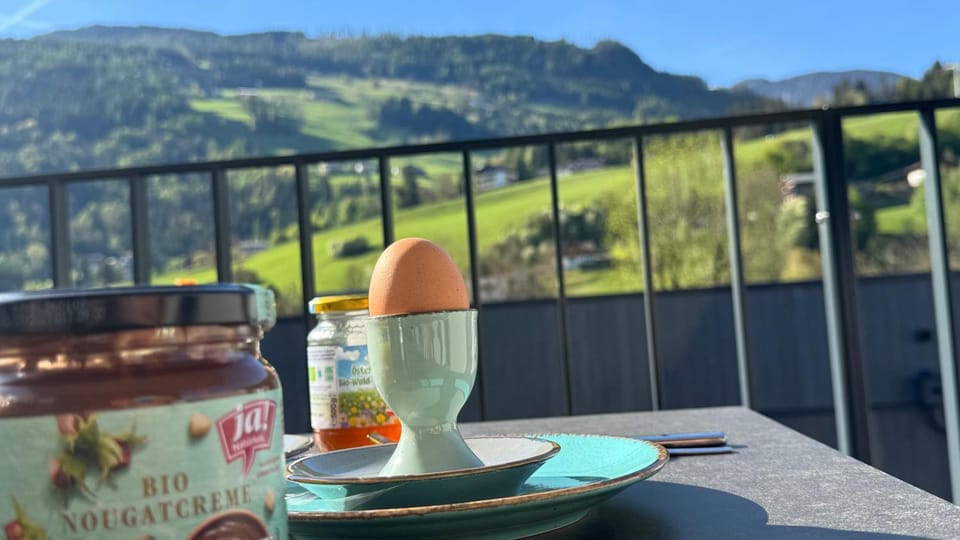 View (from property/room), Balcony/Terrace, Mountain view