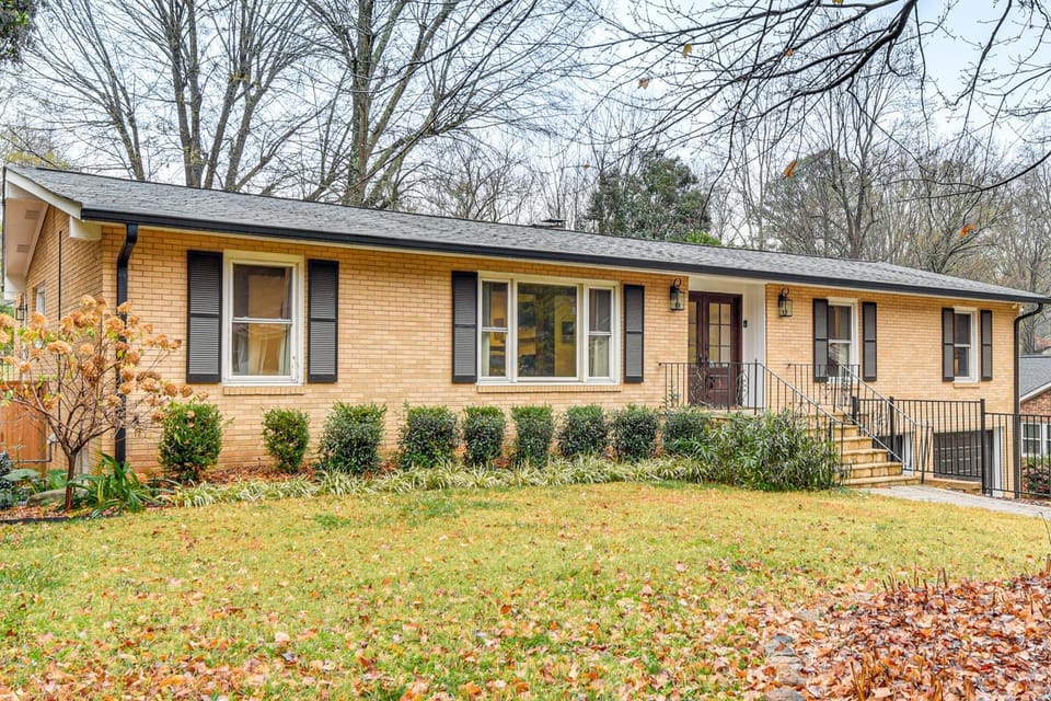 Dog-Friendly Yard, 5 Mi to Uptown: Charlotte Home House in Charlotte