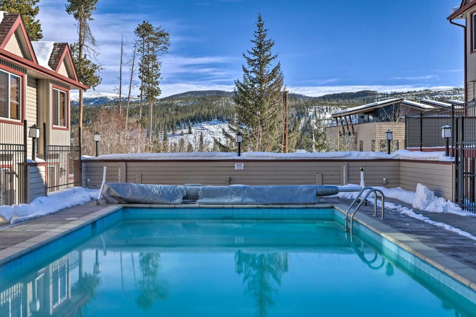 Woodsy Winter Park Condo w/ Pool & Hot Tub Access House in Fraser