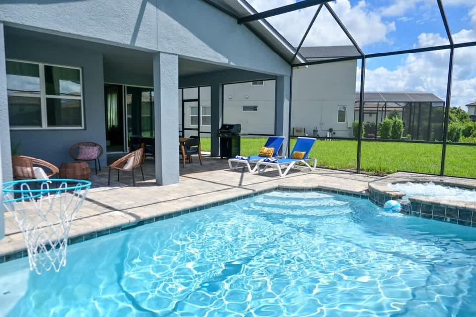 Gorgeous 6BR PetFriendly Pool next to Disney - 2004 House in Osceola County