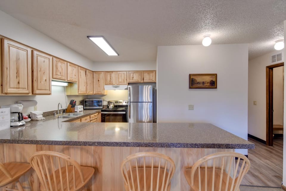 3 Mi to Skiing: Walkable Dtwn Winter Park Condo! House in Fraser