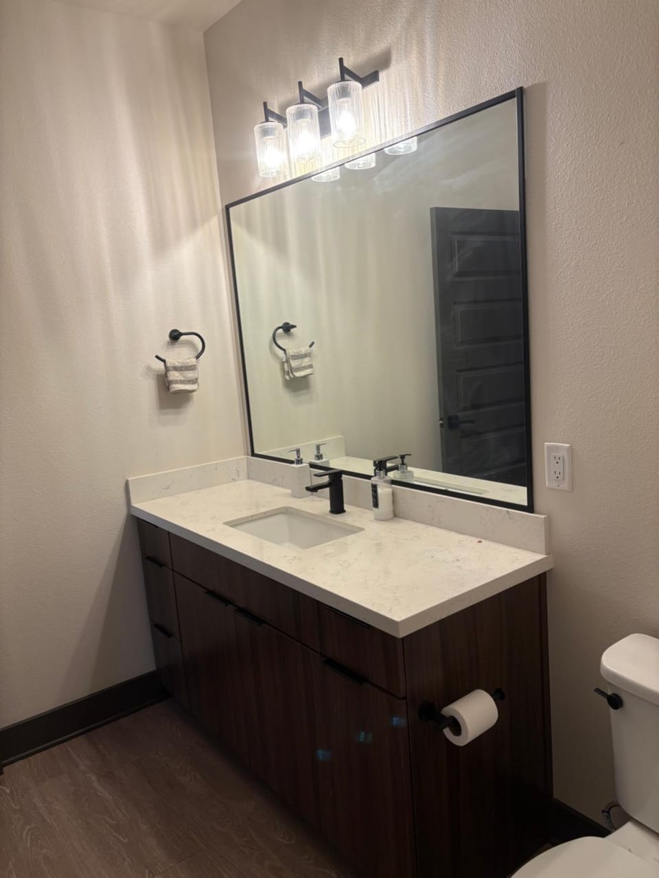 Elegant Stay Apartment in Northfield