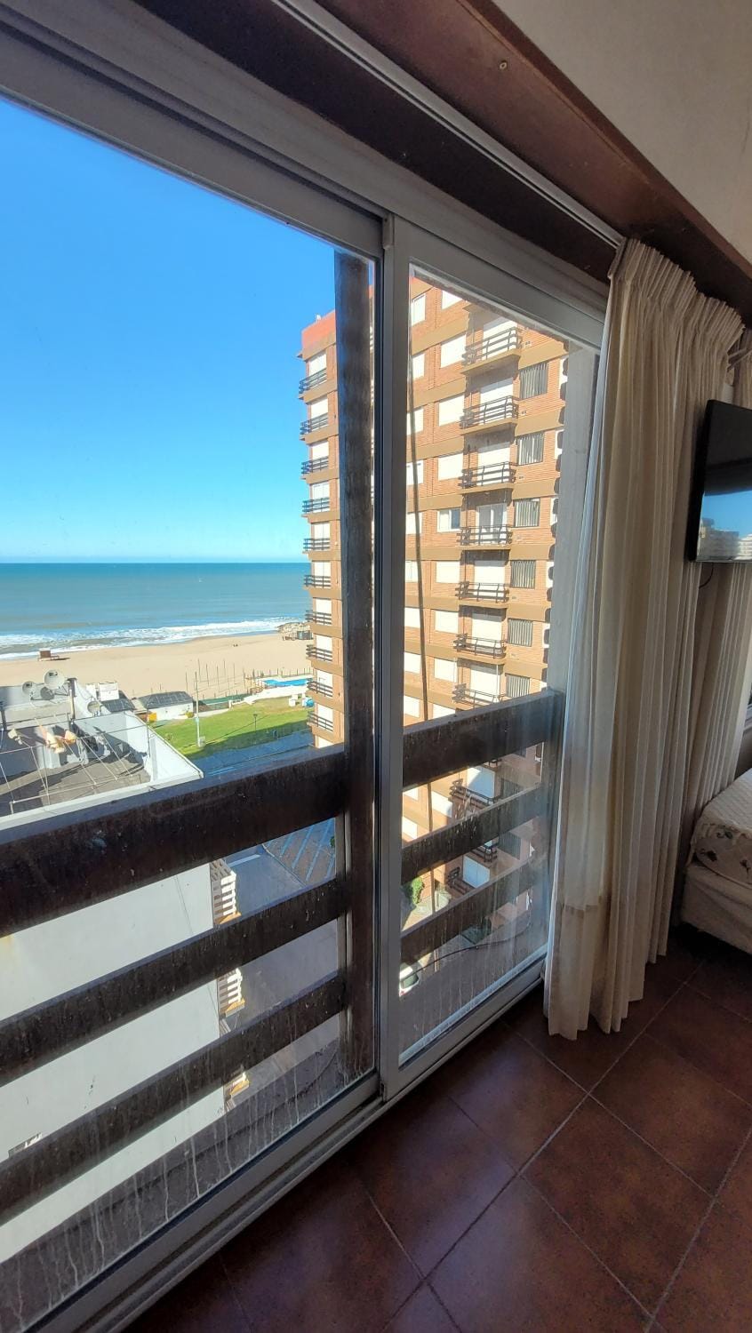 Dpto vista al mar 2 ambientes, 2 baños, cochera Apartment in Miramar