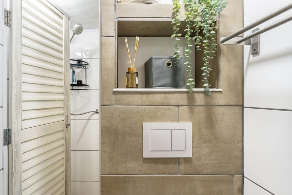 Bathroom, Living room