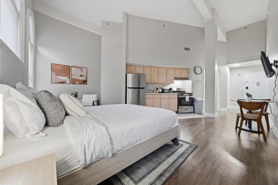 Relaxing studio perfect for extended visits Apartment in West Haven
