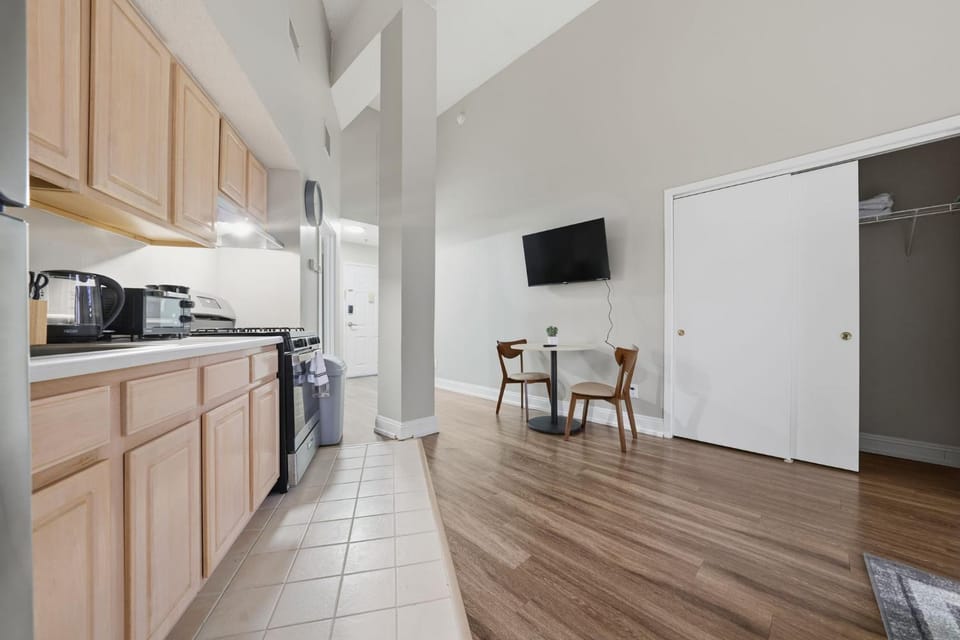 Relaxing studio perfect for extended visits Apartment in West Haven