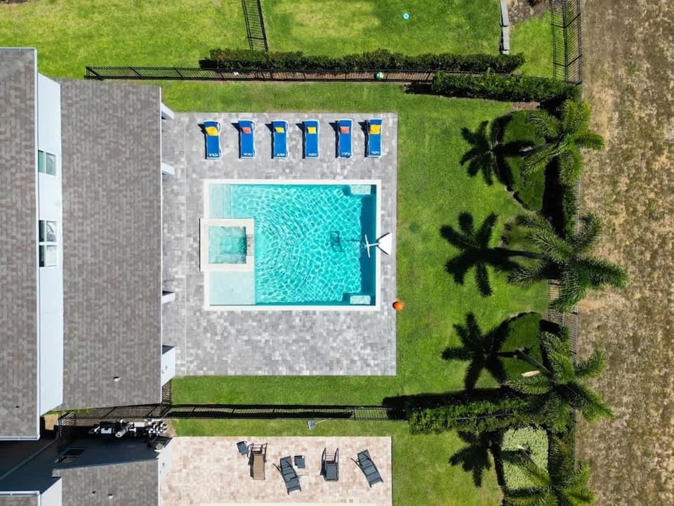 Amazing 8BR at Encore Resort next to Disney - 221 House in Osceola County