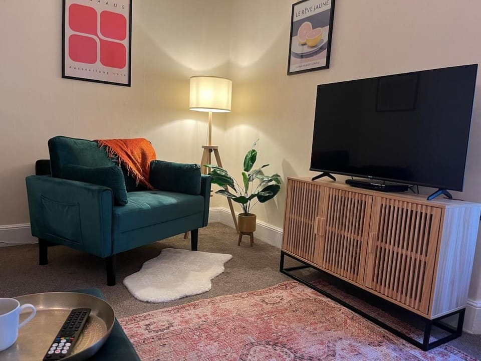 TV and multimedia, Living room, Seating area
