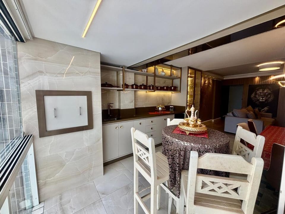 Lindo apartamento a 50 Metros da praia de Balneário Camboriú, com vista mar Apartment in Camboriú