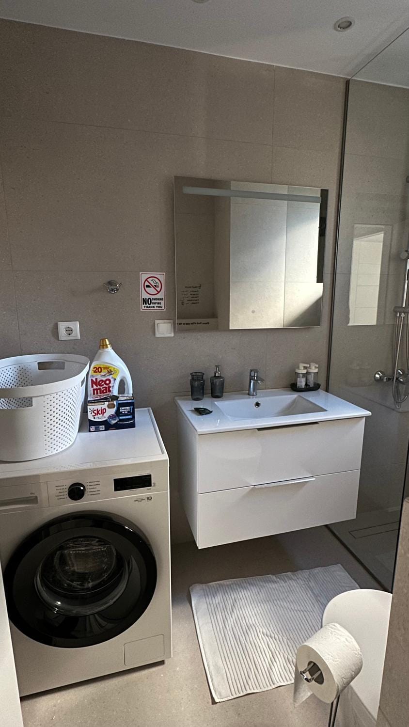 Bathroom, washing machine