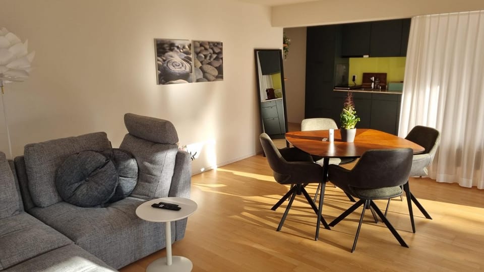 Living room, Seating area, Dining area