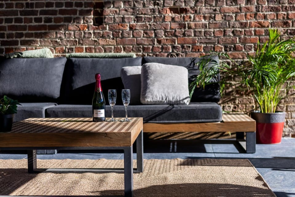 Patio, Seating area