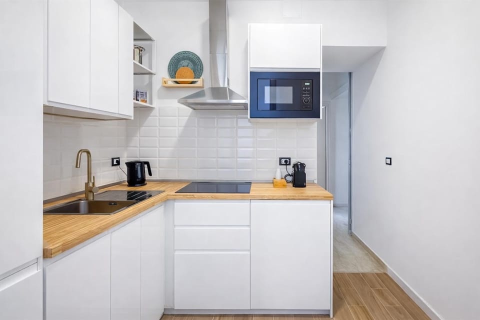 Elegant 2BR near Colosseum & San Giovanni Metro Apartment in Rome
