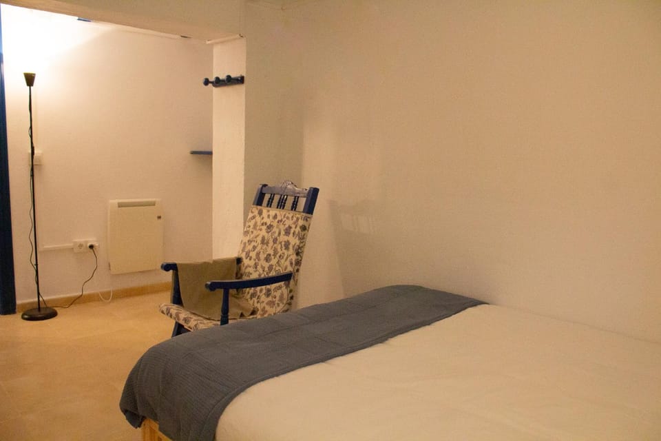 Bed, Bedroom, heating
