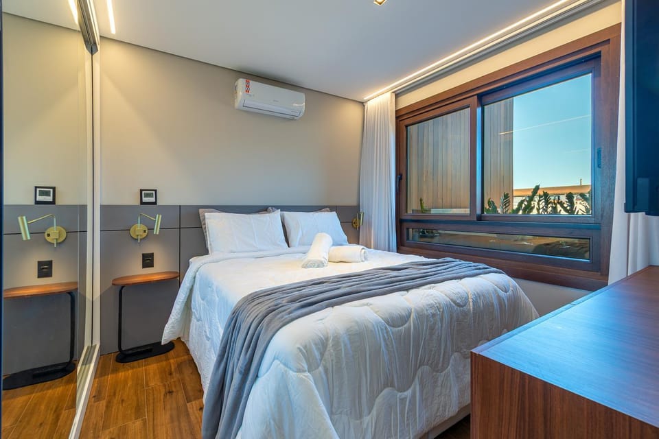 Bed, Photo of the whole room, Bedroom, towels, air conditioner