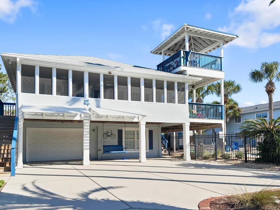 Lagerheads l Beach Views l Private Pool l Dog Friendly l Includes 4 Bikes House in Inlet Beach