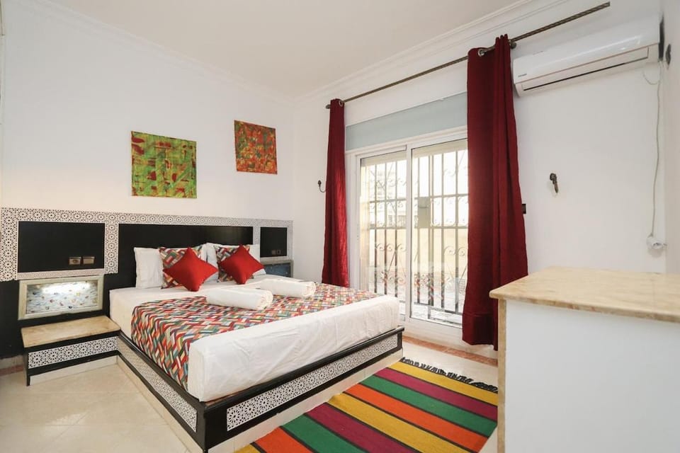 Seating area, Bedroom