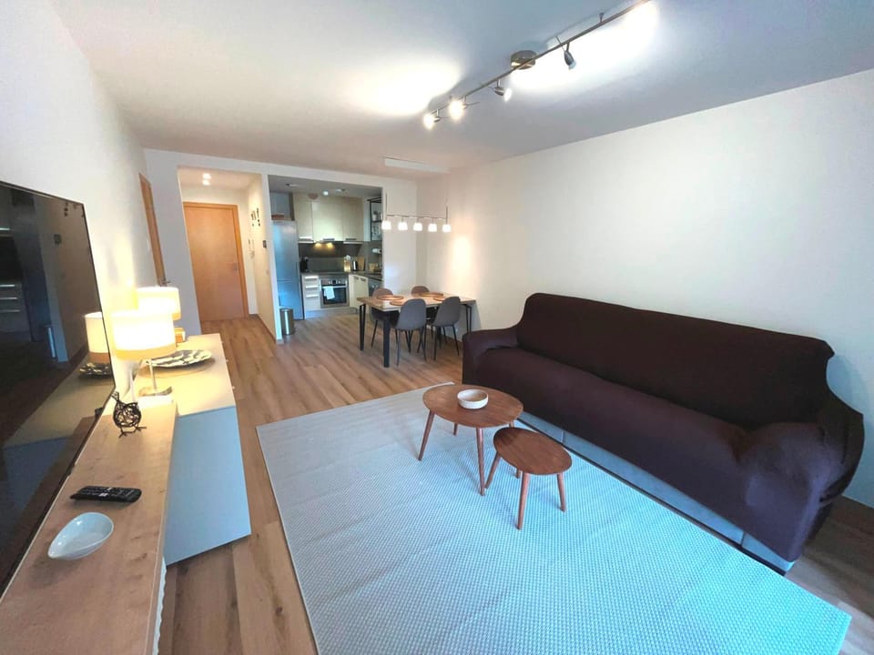 Dining area, hair dresser