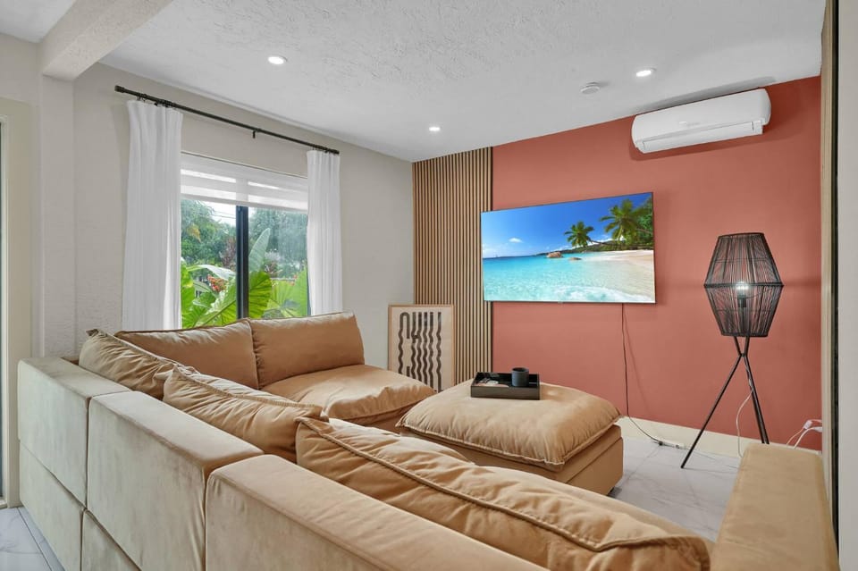 TV and multimedia, Living room, Other, Seating area, Evening entertainment