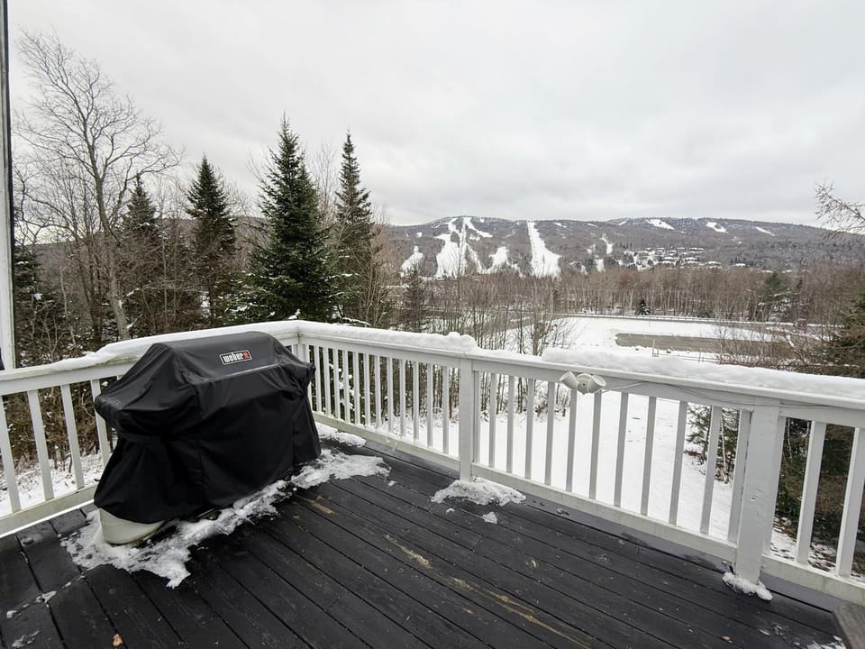 Historical Gingerbread House in Bretton Woods with Direct Slope Views! House in Carroll