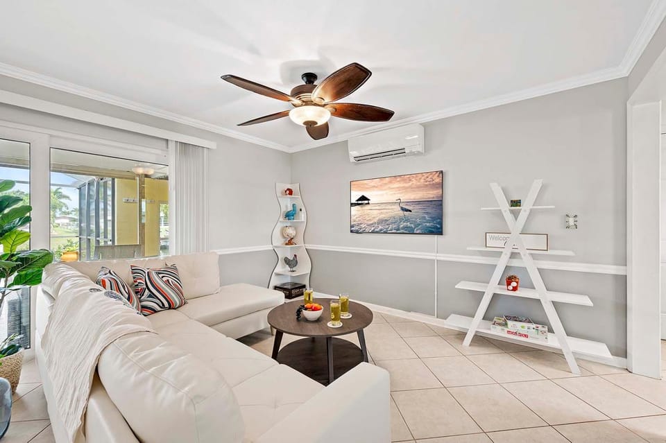 Modern Sailor Villa in Cape Coral
