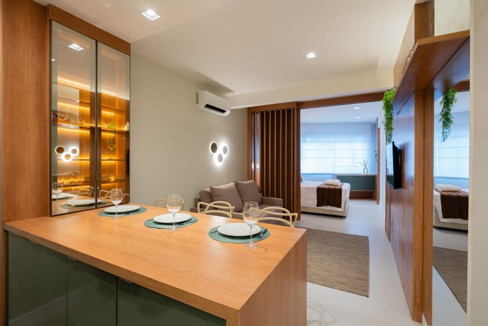 Designer apt steps from Copacabana Beach - 9th floor Apartment in Rio de Janeiro