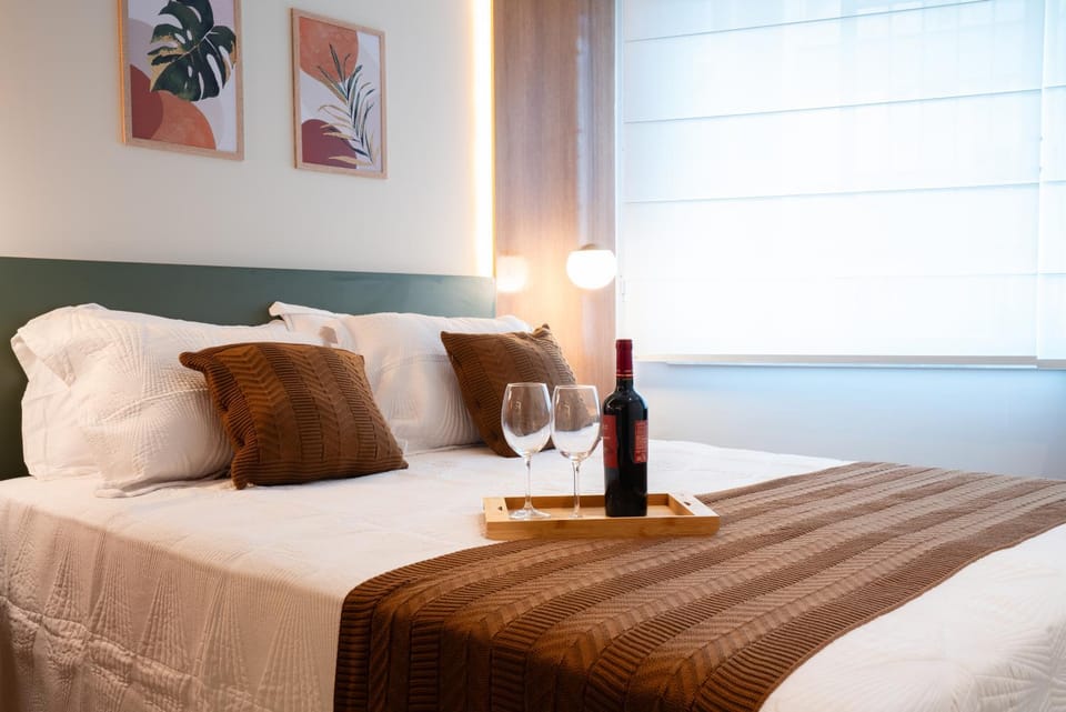 Designer apt steps from Copacabana Beach - 9th floor Apartment in Rio de Janeiro