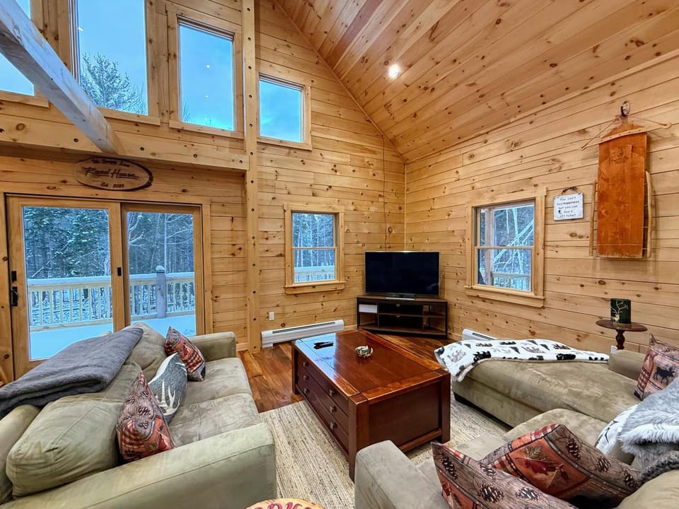 2S New log cabin in Bethlehem - privacy, firepit, great location! Cabin in Bethlehem