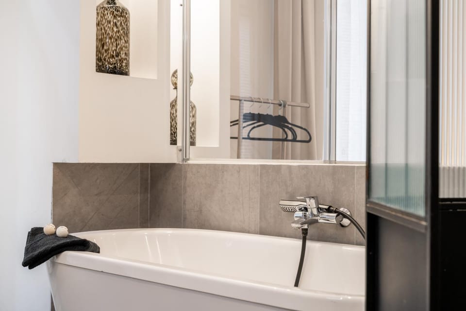 Bathroom, Bath