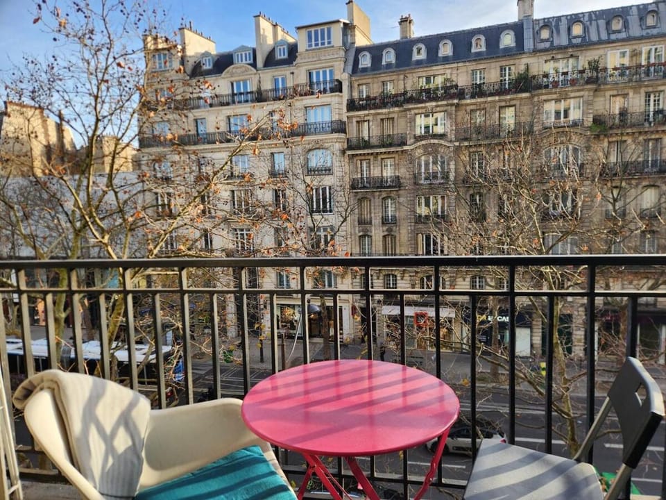 Appartement petit proche metro Alesia Apartment in Paris