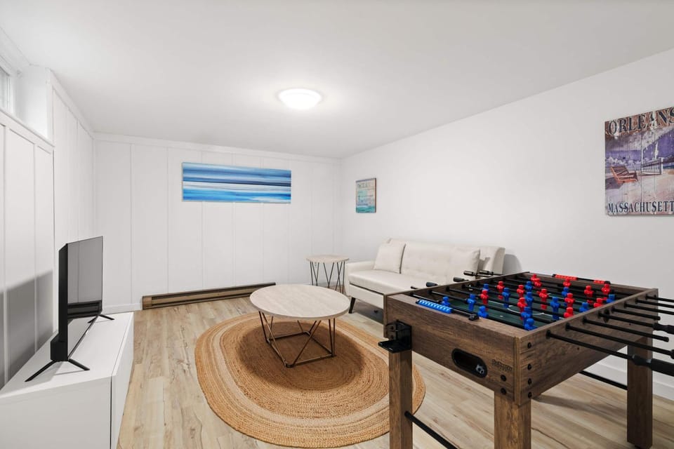 Central AC Fire Pit Game Room House in Orleans