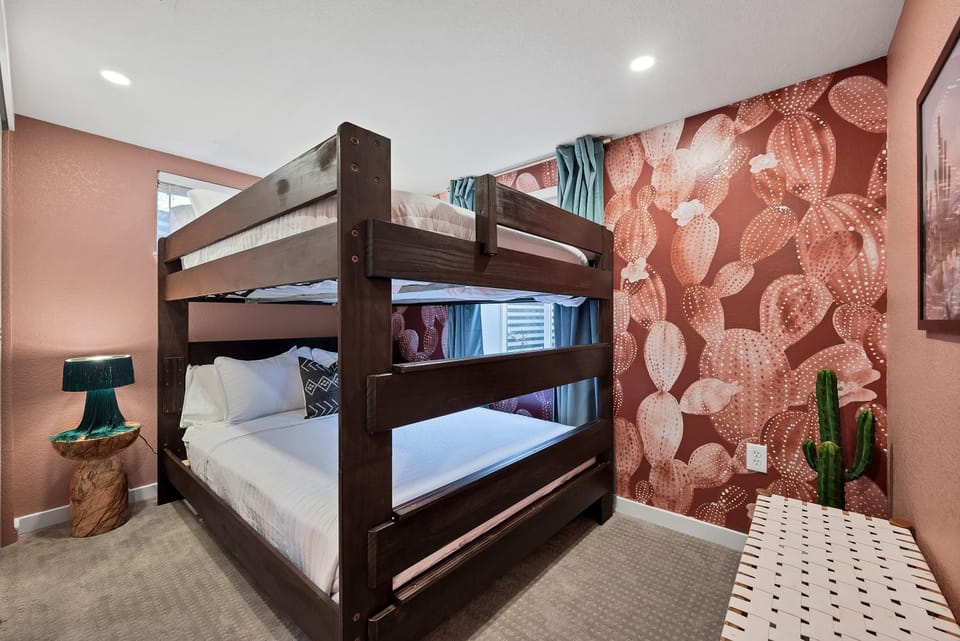Bed, Photo of the whole room, Bedroom, bunk bed