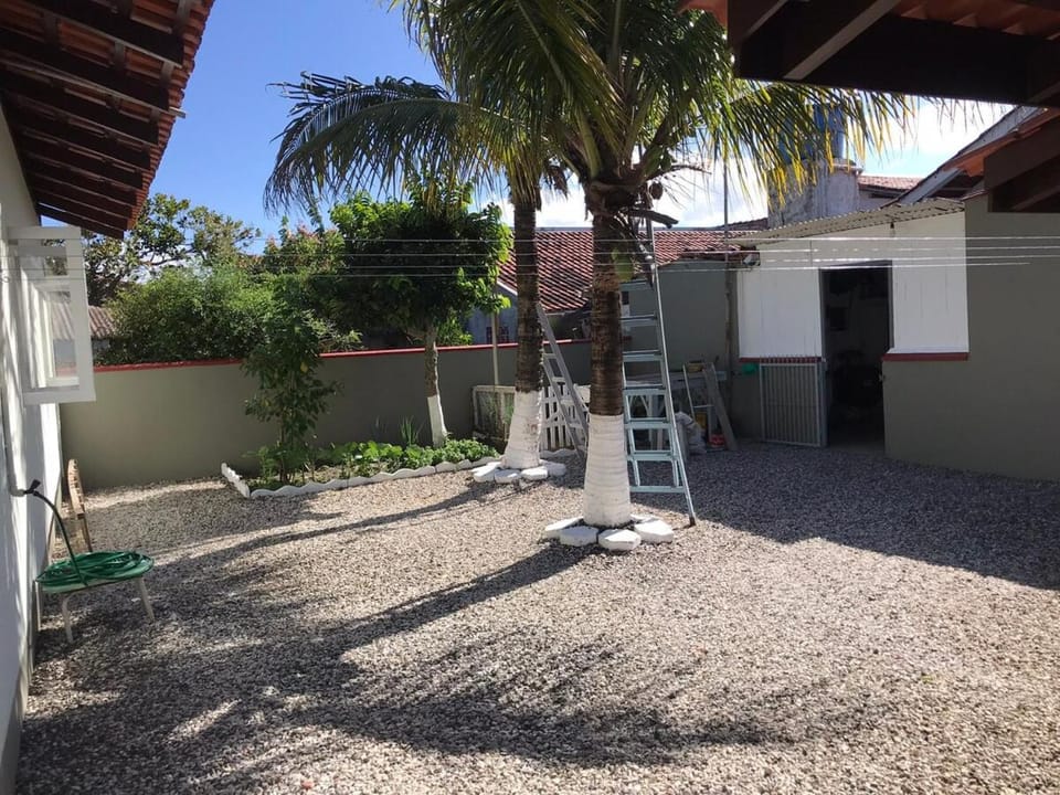 Casa com 3 quartos a 300m da praia em Penha-SC House in Penha
