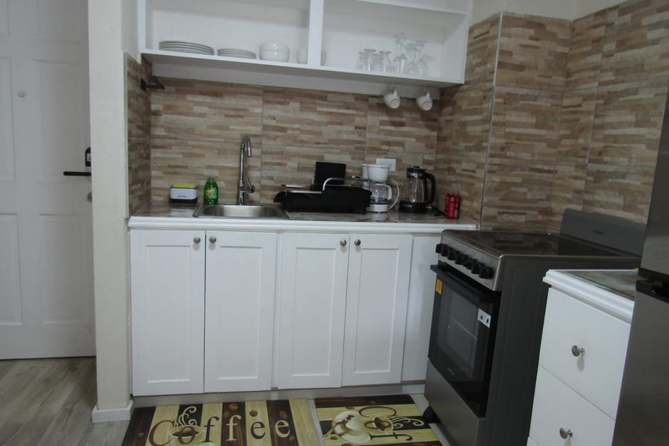 103 Batts Rock Beach Condo's Apartment in Saint Michael