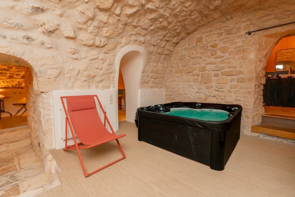Hot Tub, Hot Tub