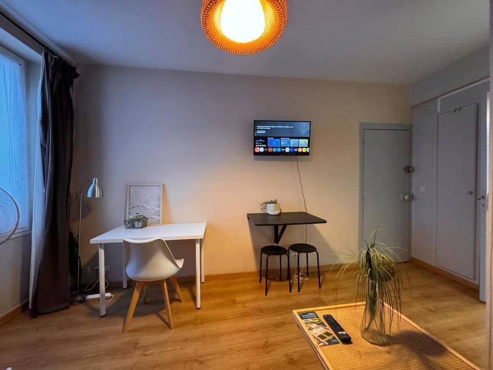 Le Repaire des Sablons 2 Pers 150m place du marche Apartment in Fontainebleau