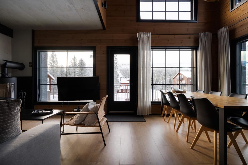 TV and multimedia, Balcony/Terrace, Living room, Dining area, fireplace, heating, internet