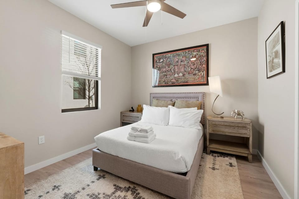 The Hub Beautiful Townhome Near Parks House in Four Corners