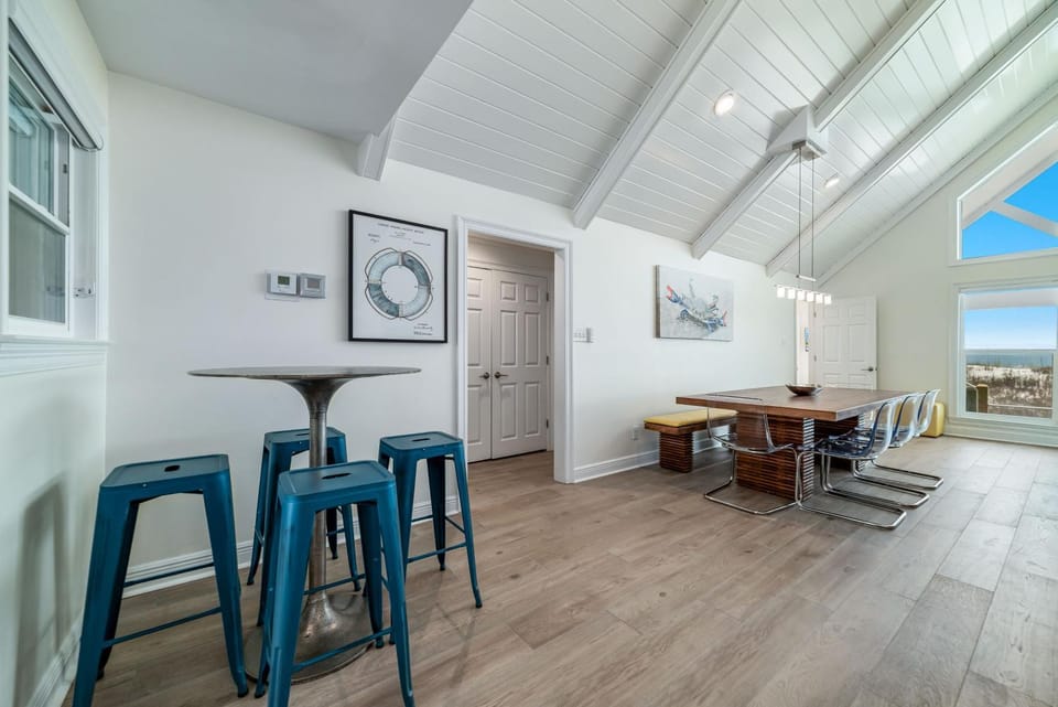 Seating area, Dining area