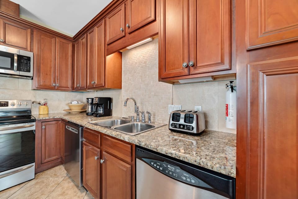 Coffee/tea facilities, Kitchen or kitchenette, dishwasher, toaster