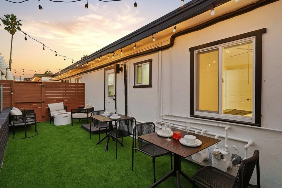 Stylish 2BR SD Retreat Firepit plus Outdoor Lounge House in San Diego
