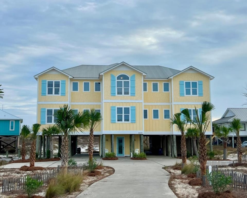 Property building, Day