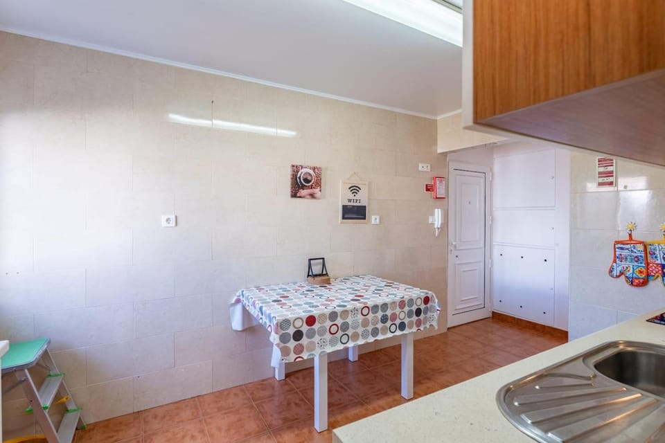 Olivais Metro 3BR by Perfect Getaway Apartment in Lisbon