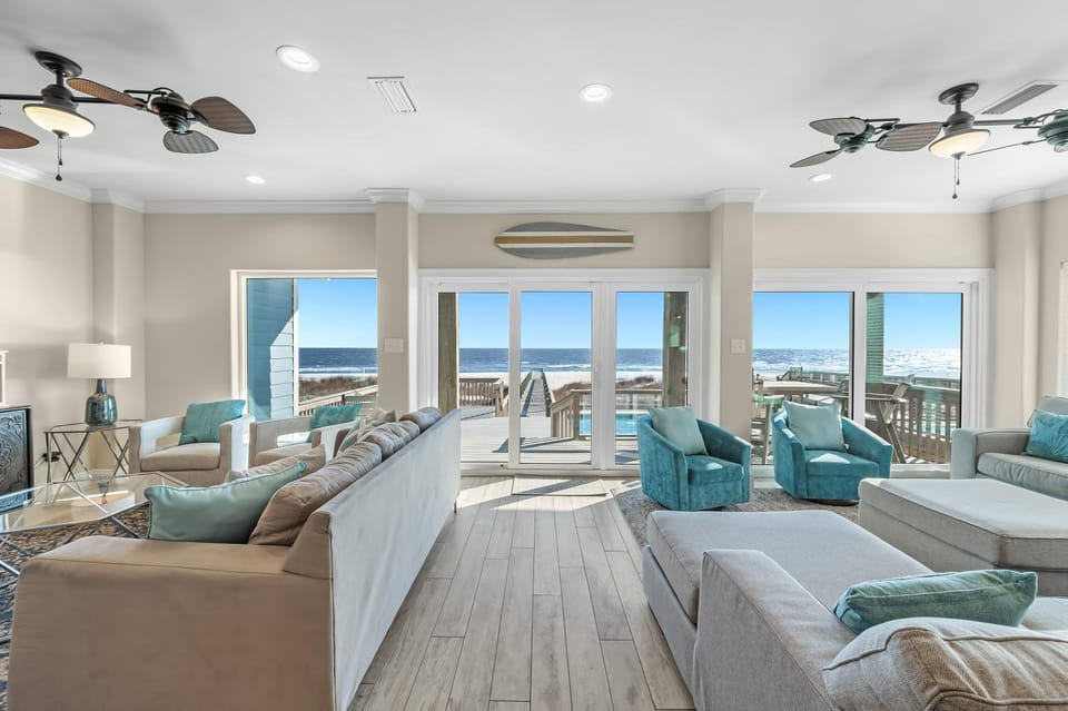 TV and multimedia, Living room, Seating area, Sea view