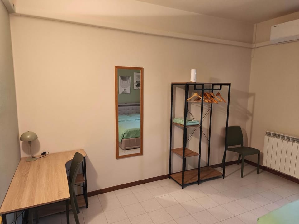 Bedroom, locker, air conditioner