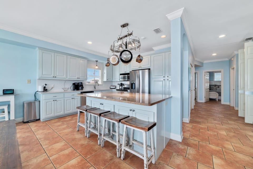Kitchen or kitchenette, toaster