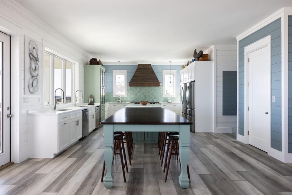 Kitchen or kitchenette, oven, stove
